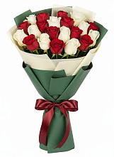 Букет Микс из красных и белых роз в Волово