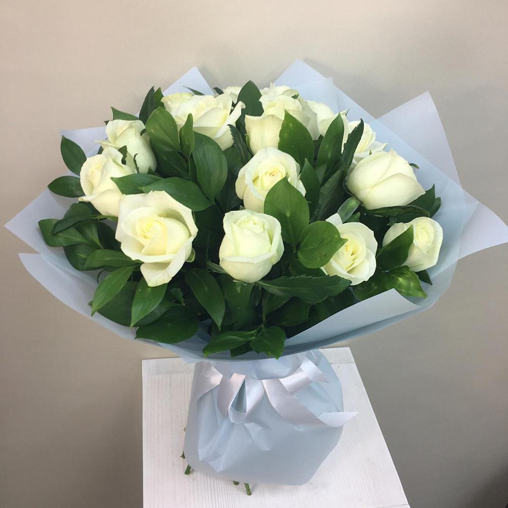 Букет 15 Белых роз Проуд в Волово