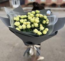 Букет Белые кустовые розы Солинеро в Волово