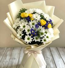 Букет цветов из:  Ирисы, Хризантемы и Розы #REPLACE_PRED# Волово