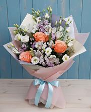 Букет цветов из:  Лизиантусы, Розы, Альстромерии и Гипсофила в Волово