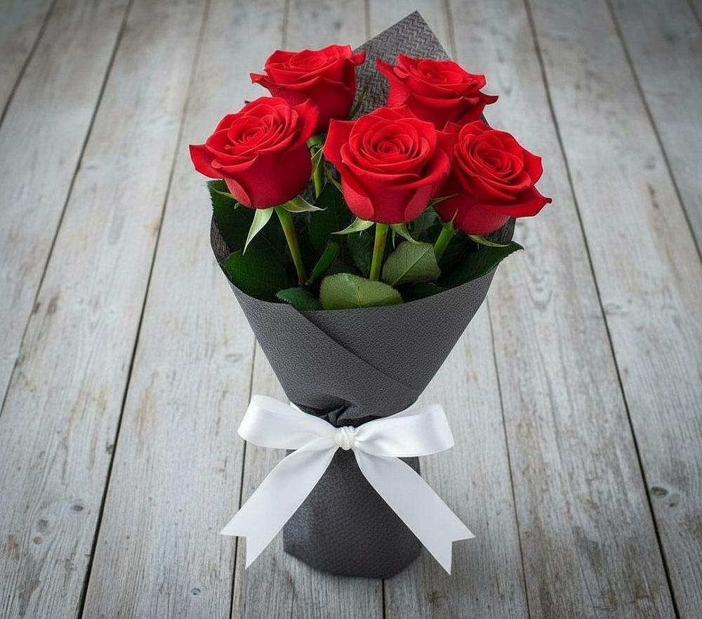 Букет 5 Красных роз Эдлесс Лав в Волово