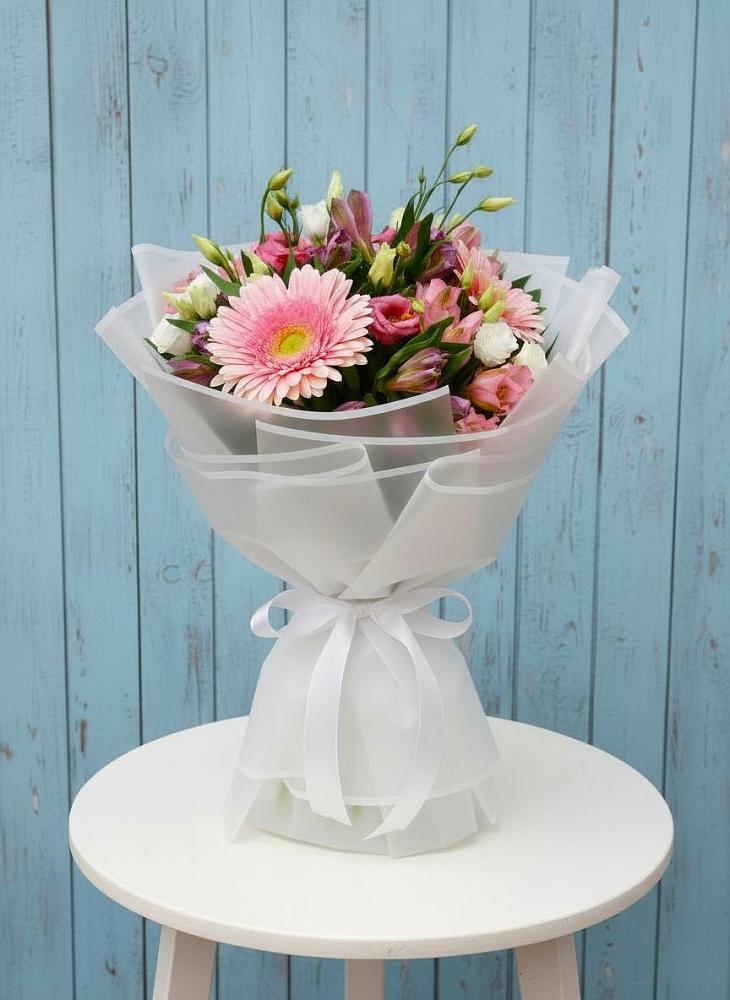 Букет цветов из: Герберы, Альстромерии и Лизиантусы в Волово