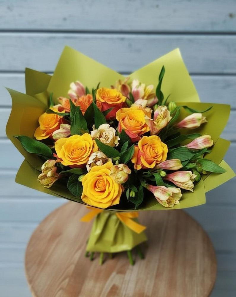 Букет цветов из: Альстромерии и Розы в Волово