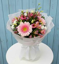 Букет цветов из:  Герберы, Альстромерии и Лизиантусы в Волово