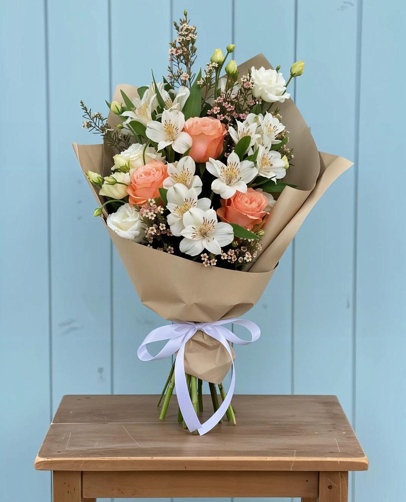 Букет цветов из: Альстромерии, Лизиантусы, Розы и Хризантемы в Волово